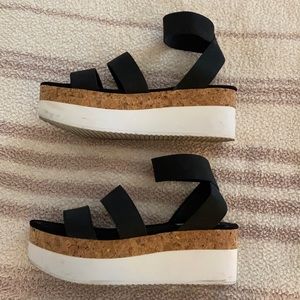 Steve Madden black and white platform sandals